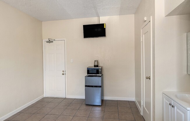 Studio, 1 bath, 154 sqft, $994.58, Unit 312