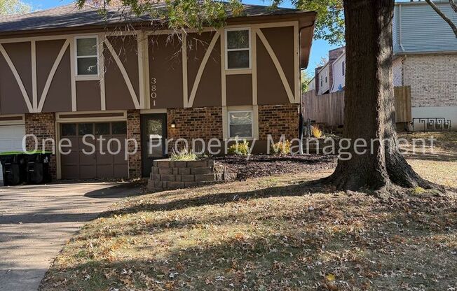 3 bedroom, 2 bathroom duplex in Lee's Summit.