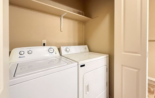 2 beds, 2 baths, 1,090 sqft, $1,600, Unit 523-05