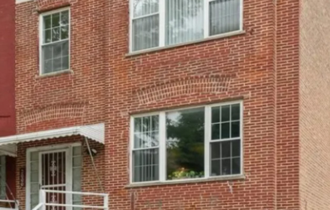 2 beds, 1 bath, $1,905, Unit Unit 1