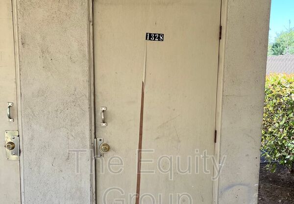1328 S ROSSMOOR