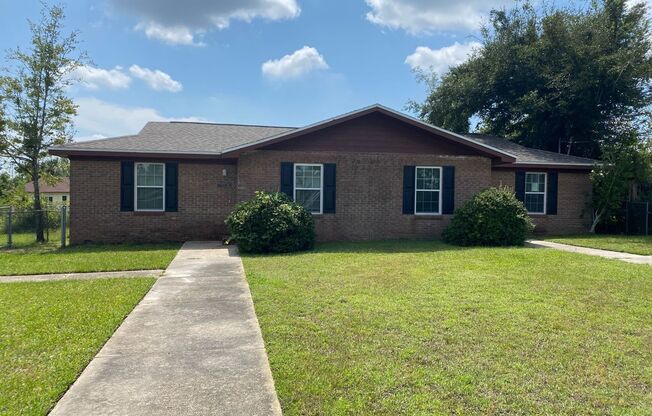 Centrally Located with Easy Access to Tyndall AFB!