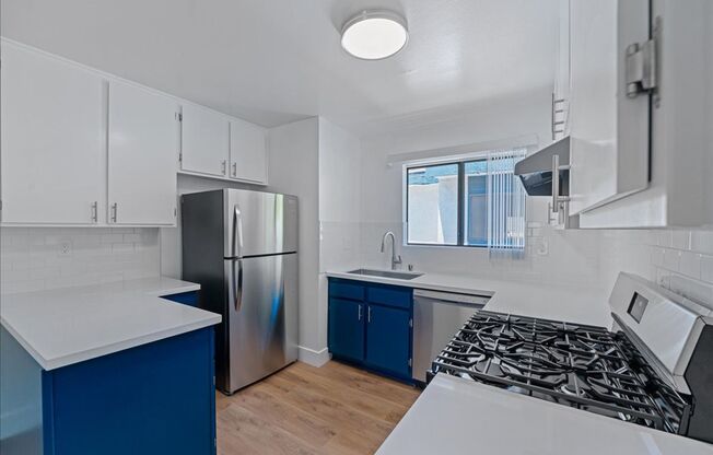 444 W WINDSOR RD