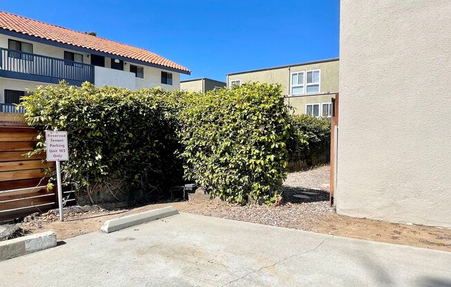 2 beds, 1 bath, $3,495, Unit 102