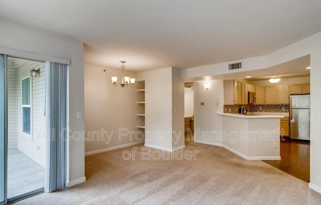 1860 W CENTENNIAL DR