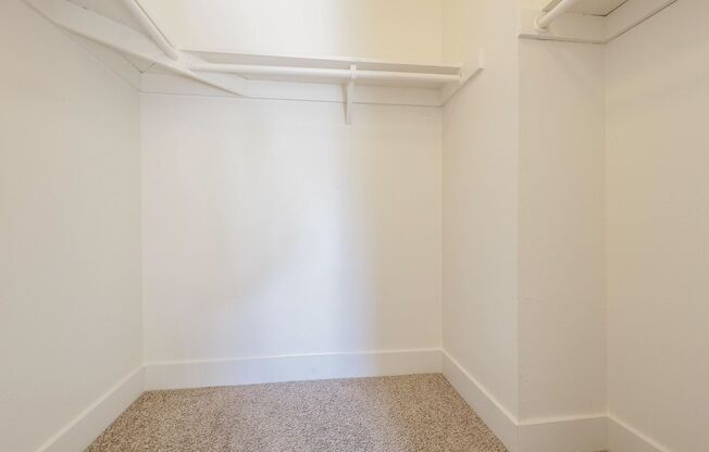 2 beds, 1 bath, 900 sqft, $1,700, Unit 41