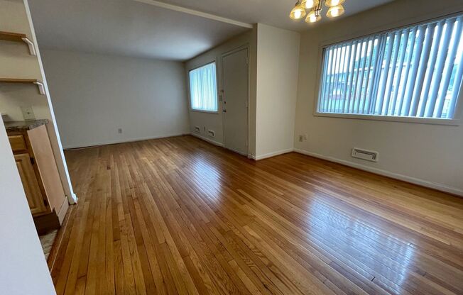 2 beds, 1 bath, 800 sqft, $1,475, Unit 2715A-1A