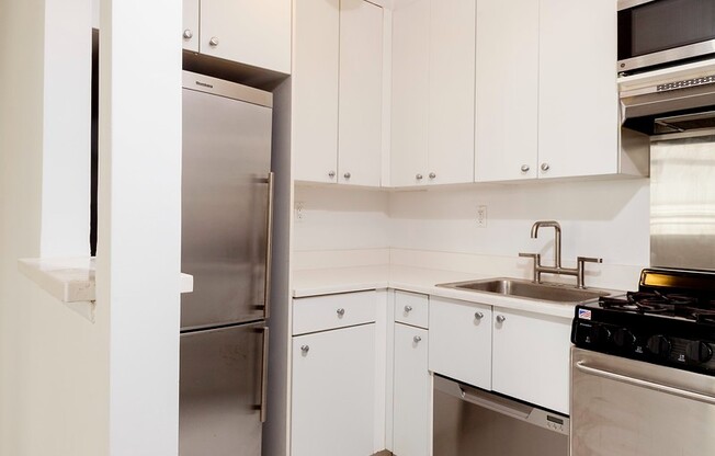 1 bed, 1 bath, $5,000, Unit 5D