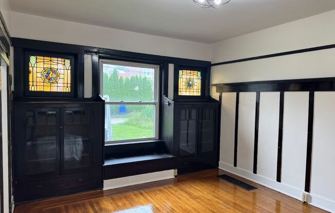 Renovated 3-Bedroom House with Air Conditioning