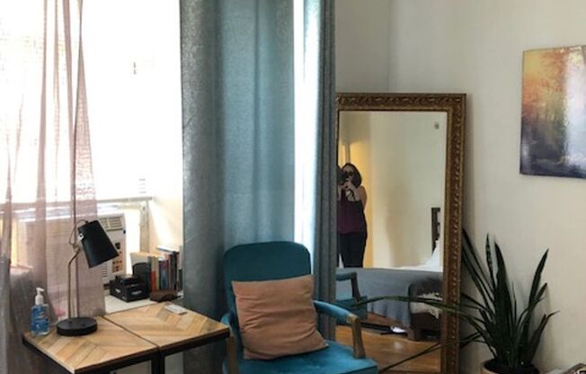 Studio, 1 bath, $1,099, Unit B11