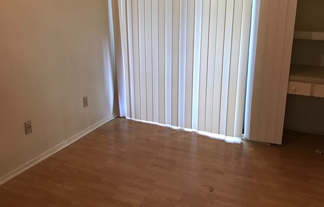 2 beds, 1 bath, $1,587