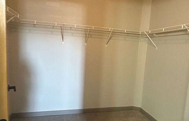 1 bed, 1 bath, 780 sqft, $1,260, Unit 211