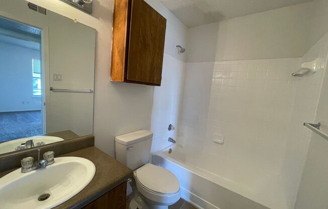 1 bed, 1 bath, 670 sqft, $805, Unit 608