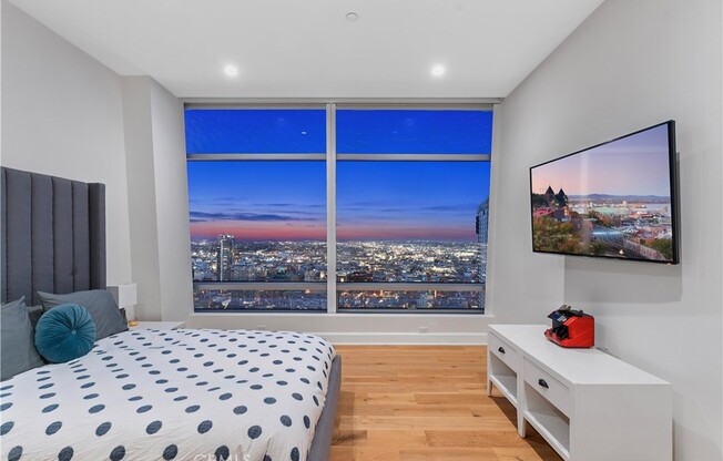 3 beds, 3.5 baths, 2,530 sqft, $15,000, Unit 48C