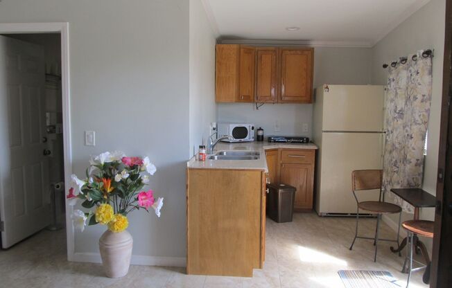 Large Studio with extra room and washer dryer