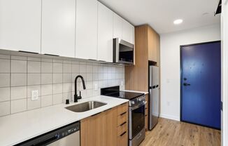 Studio, 1 bath, 291 sqft, $1,300, Unit 408
