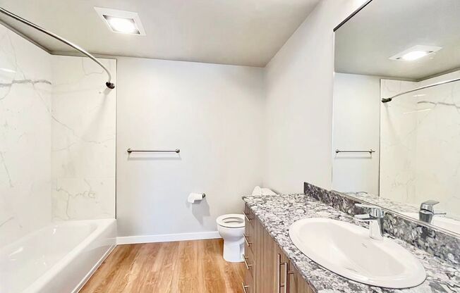 2 beds, 1 bath, $3,000