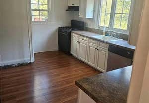 3 beds, 1 bath, 1,200 sqft, $2,500