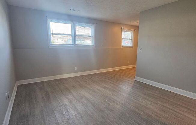 769 W 61 ST