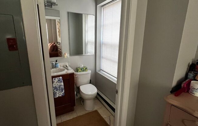 1 bed, 1 bath, $1,575, Unit G2