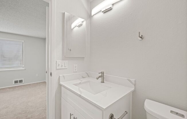 2 beds, 1 bath, 800 sqft, $1,795, Unit F-16