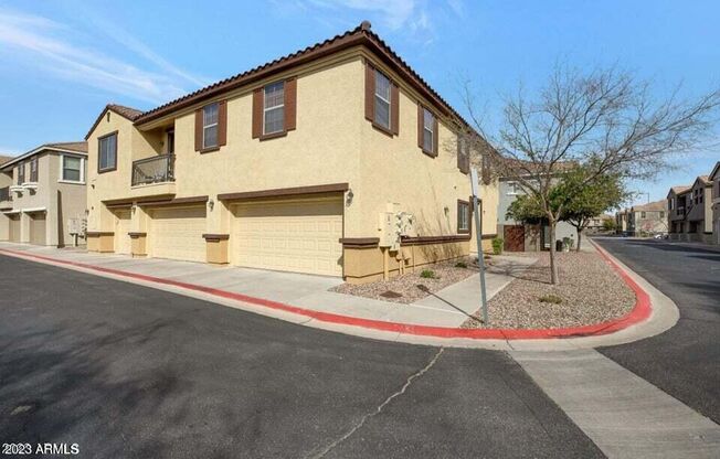 Nice 3 bedroom townhouse in East Mesa!