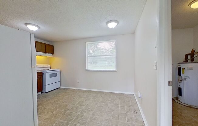 3 beds, 1 bath, $1,295