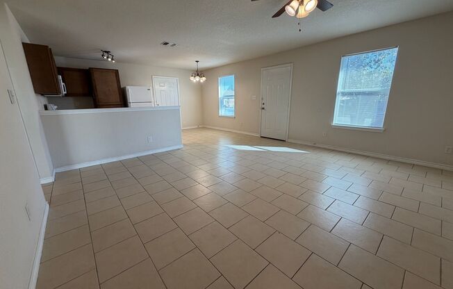 3 bedroom, 2 bath with no carpet in a cul-de-sac street!