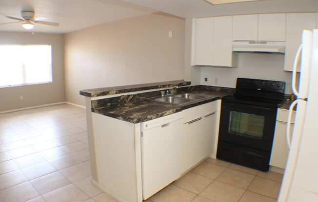 2 beds, 2 baths, 860 sqft, $1,300, Unit 4009 SE 11th Ave #107