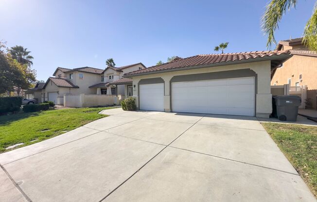 4 BEDROOM HOME + HUGE LOFT + 3 CAR GARAGE FOR RENT IN MURRIETA!