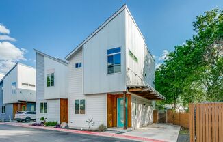 MODERN SOUTHTOWN 2-BEDROOM
