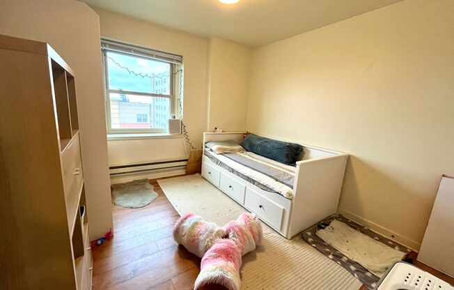 1 bed, 1 bath, $995, Unit 501
