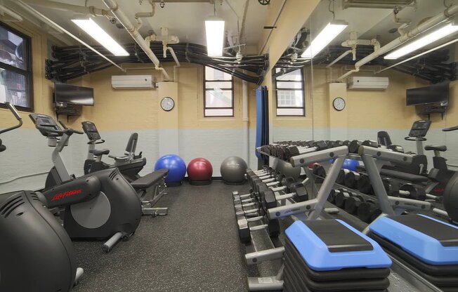 1 bed, 1.5 baths, $5,000, Unit 5H