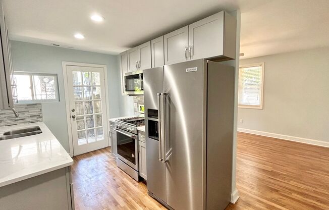 Cozy Remodeled Decatur 1 Bed-1 Bath DUPLEX, Minutes From Emory Clairmont!