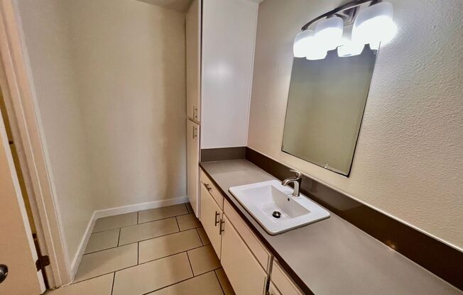 1 bed, 1 bath, $1,985, Unit 16