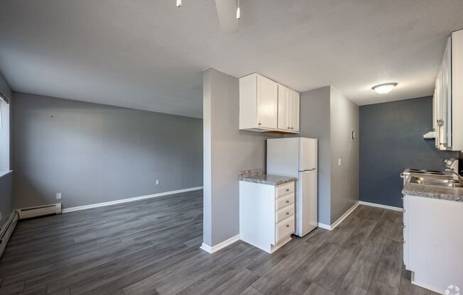 2 beds, 1 bath, 750 sqft, $1,349, Unit 1624-2B