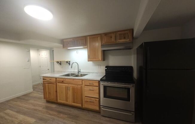 Studio, 1 bath, 725 sqft, $695, Unit 3