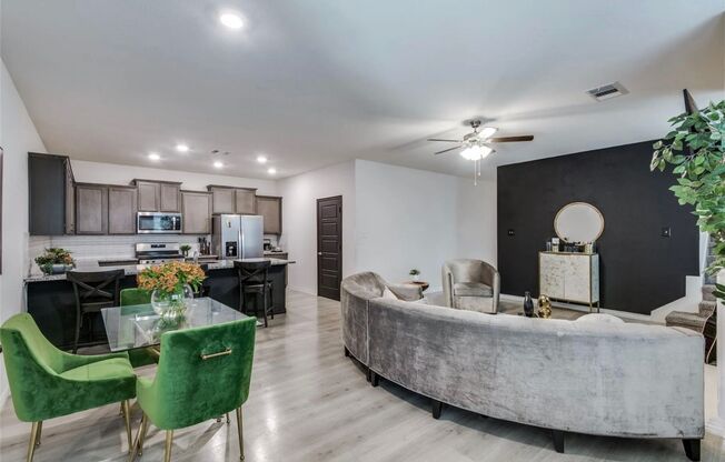 Ready for move in/ Prime location