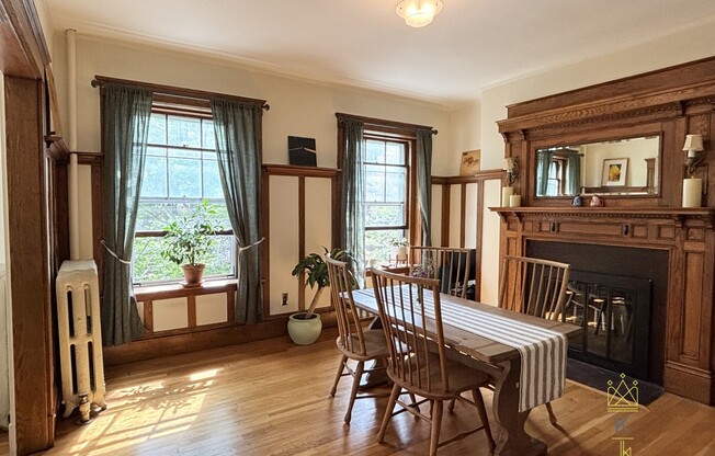 12 COLBOURNE CRES