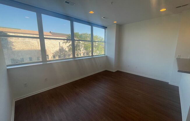 1 bed, 1 bath, 712 sqft, $1,205, Unit 414