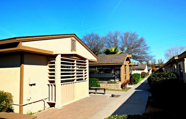 216 W. Dakota Avenue