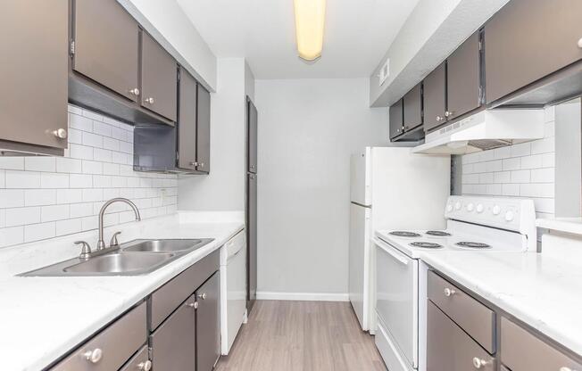 2 beds, 2 baths, 1,076 sqft, $1,220