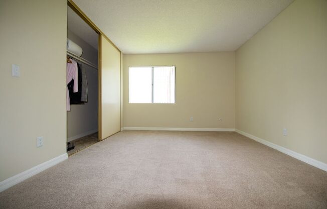 2 beds, 2 baths, 975 sqft, $2,695, Unit D-12