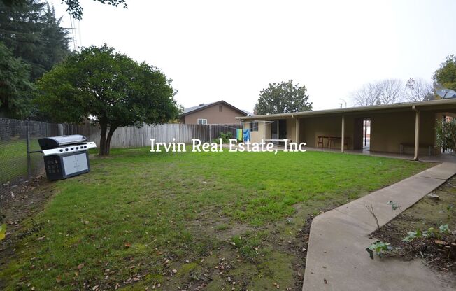 2 beds, 1 bath, 800 sqft, $1,395, Unit 801 South Hutchins Unit A