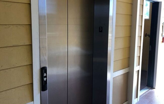 2 beds, 2 baths, $1,495, Unit 9331