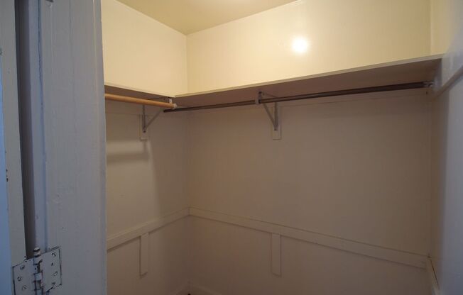 1 bed, 1 bath, $985, Unit 2