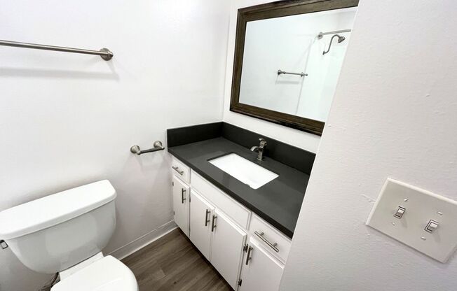 1 bed, 1 bath, 700 sqft, $1,698, Unit 11