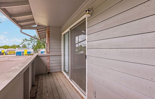 2 beds, 1 bath, 800 sqft, $1,325, Unit 431-01-15