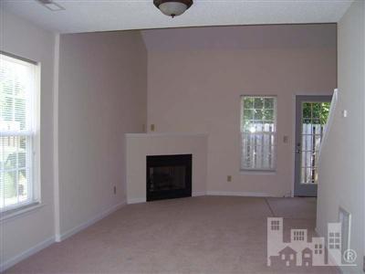 Port City Commons beside Port City Java 3 BR town home Convenient to airport, down town life, Mayfair shops, restaurants, I-40 Hwy, Leland more