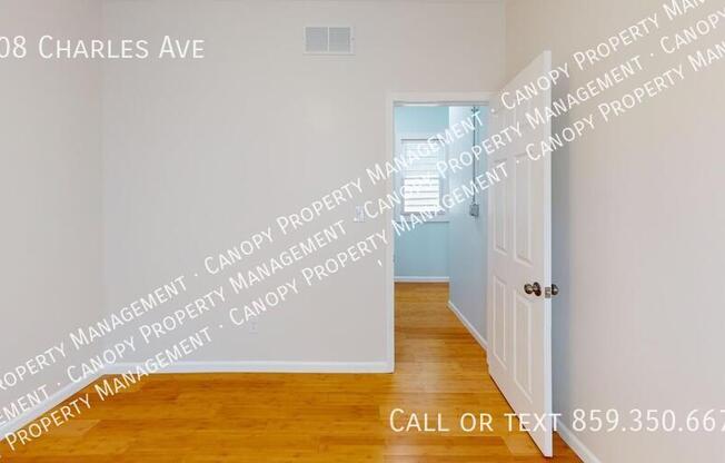 908 CHARLES AVE